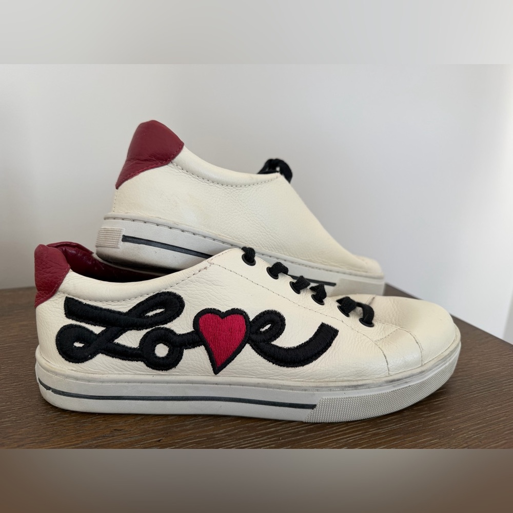 Brighton Love me white Leather Sneakers w Hearts in a 9 - Picture 12 of 15